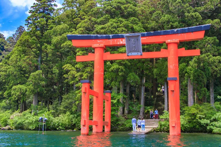 Hakone Shrine