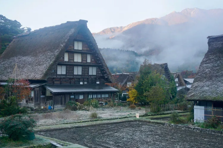 in the morning in Shirakawa-go